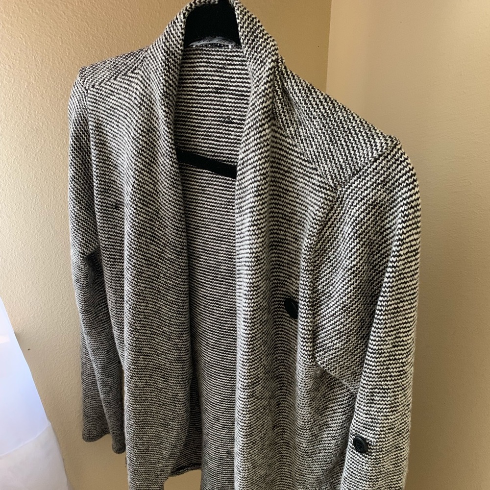 versatile sweater - Picture 2 of 6
